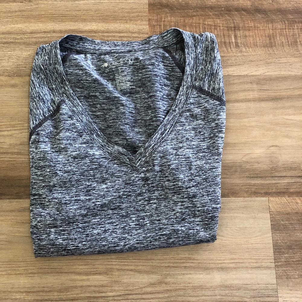 NWOT Ideology Athletic V-Neck S/S Top Sz SM